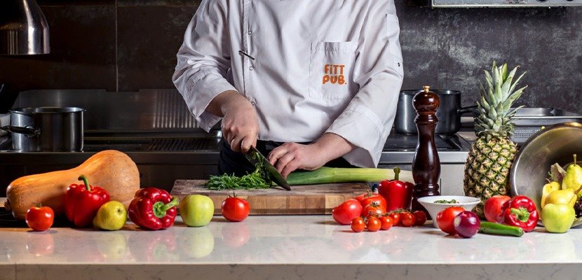 اختيار الأطعمة الصحية في الرياض: دليل شامل